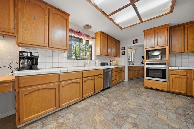 13900 Pine Park Loop, Pine Grove, CA 95665