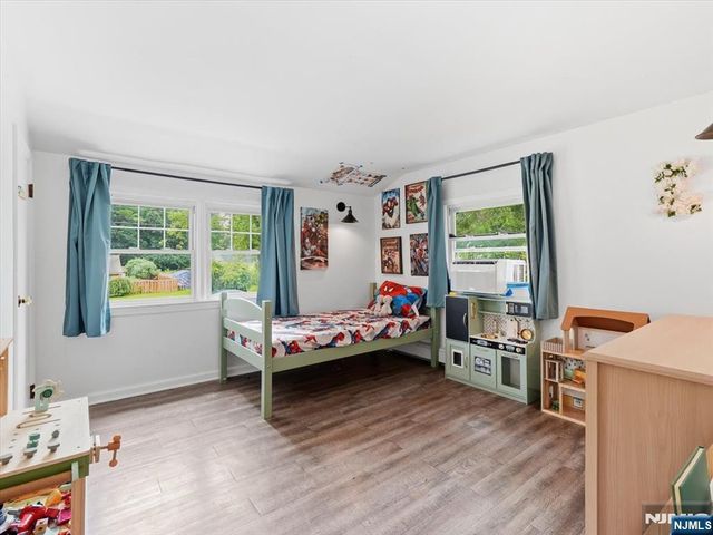 35 Edgecumb Road, West Milford, NJ 07480