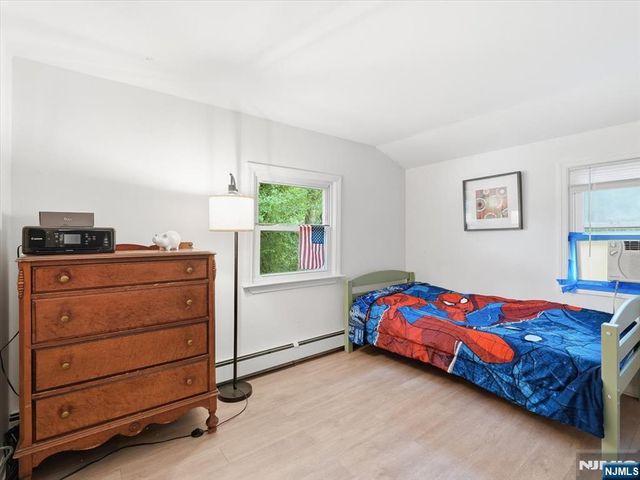 35 Edgecumb Road, West Milford, NJ 07480
