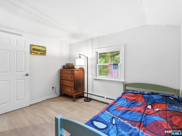 35 Edgecumb Road, West Milford, NJ 07480