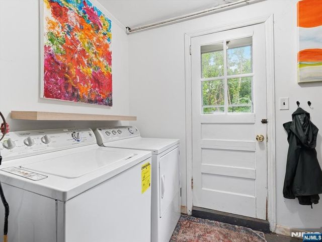 35 Edgecumb Road, West Milford, NJ 07480