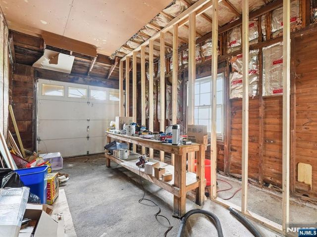 35 Edgecumb Road, West Milford, NJ 07480