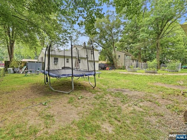 35 Edgecumb Road, West Milford, NJ 07480