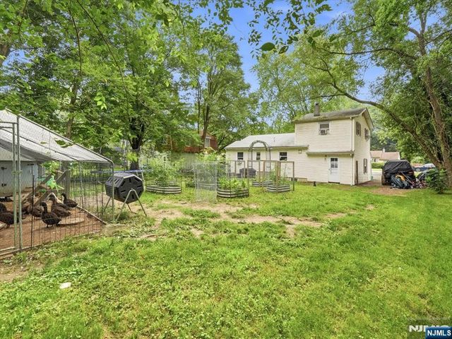 35 Edgecumb Road, West Milford, NJ 07480