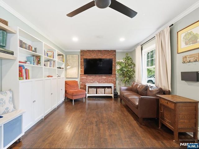 35 Edgecumb Road, West Milford, NJ 07480
