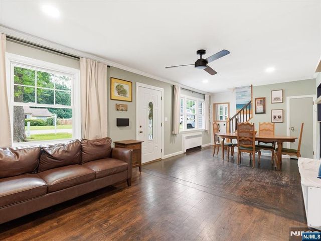 35 Edgecumb Road, West Milford, NJ 07480