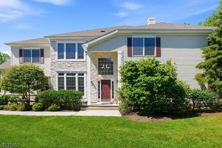 10 Camlet Ct, Roseland Boro, NJ 07068