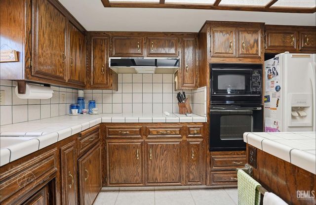 2200 El Portal Dr 34, Bakersfield, CA 93309