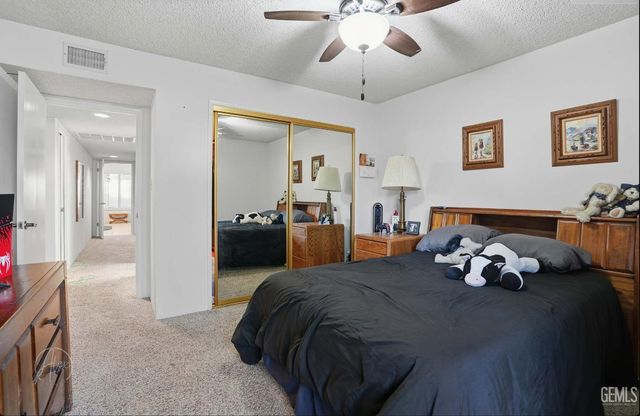 2200 El Portal Dr 34, Bakersfield, CA 93309