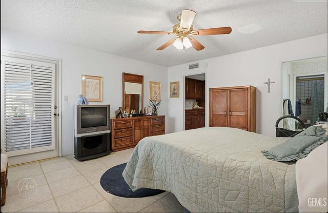 2200 El Portal Dr 34, Bakersfield, CA 93309