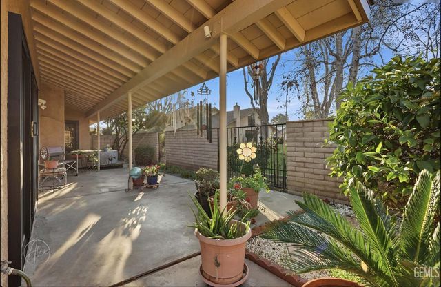 2200 El Portal Dr 34, Bakersfield, CA 93309