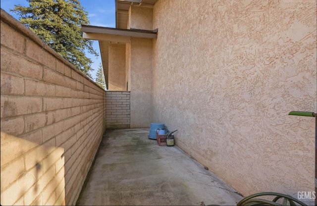 2200 El Portal Dr 34, Bakersfield, CA 93309