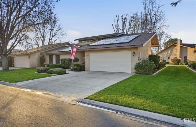 2200 El Portal Dr 34, Bakersfield, CA 93309