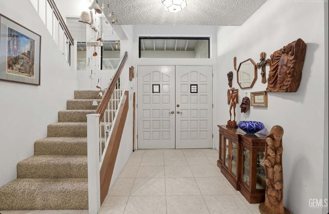 2200 El Portal Dr 34, Bakersfield, CA 93309