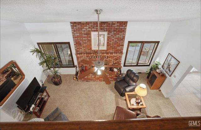 2200 El Portal Dr 34, Bakersfield, CA 93309