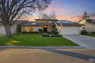 2200 El Portal Dr 34, Bakersfield, CA 93309