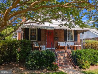 1901 SCROGGINS RD, Alexandria, VA 22302