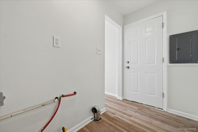 11280 Chalmers Avenue, Warren, MI 48089