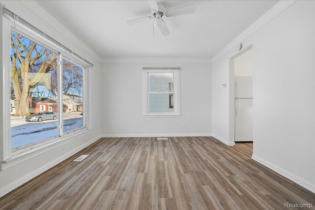 11280 Chalmers Avenue, Warren, MI 48089