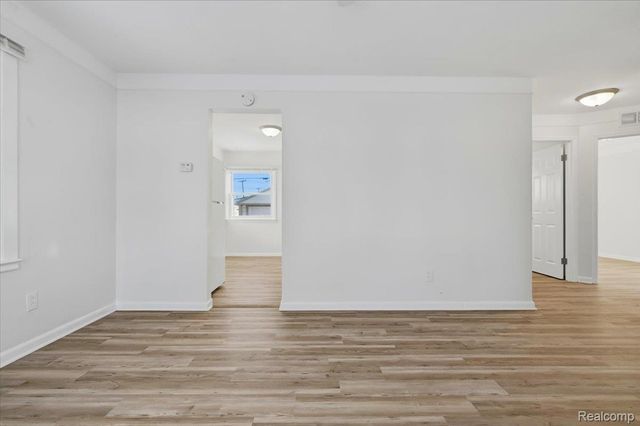 11280 Chalmers Avenue, Warren, MI 48089