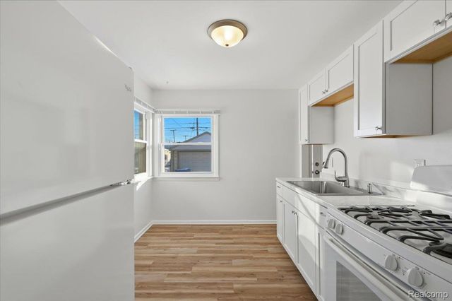 11280 Chalmers Avenue, Warren, MI 48089