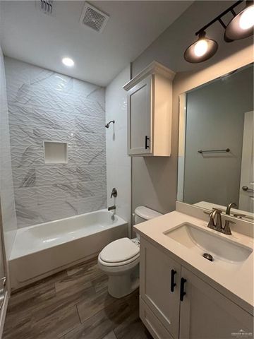 2809 E Israel Avenue, Alton, TX 78573