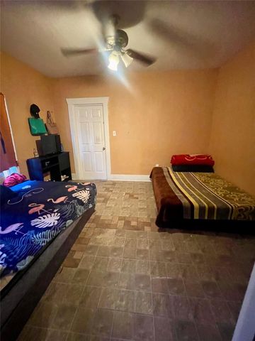 7541 Avenue F, Houston, TX 77012