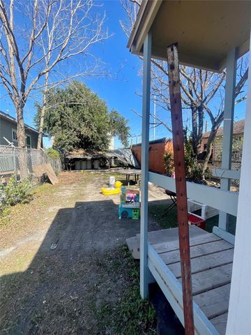 7541 Avenue F, Houston, TX 77012