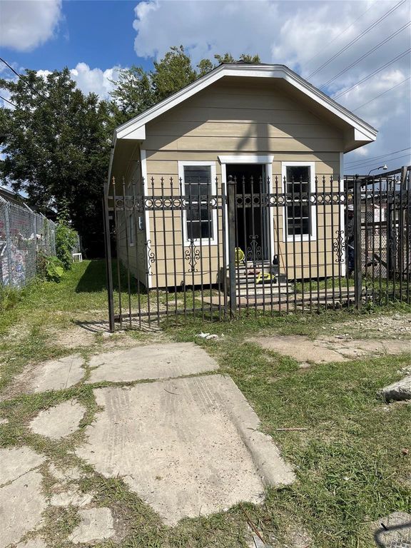 7541 Avenue F, Houston, TX 77012