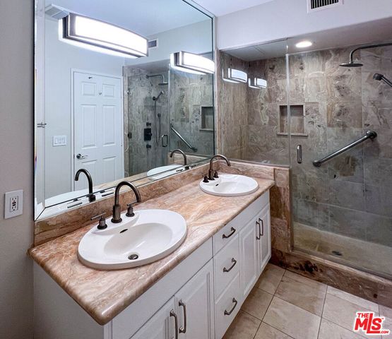 937 12th Street 101, Santa Monica, CA 90403