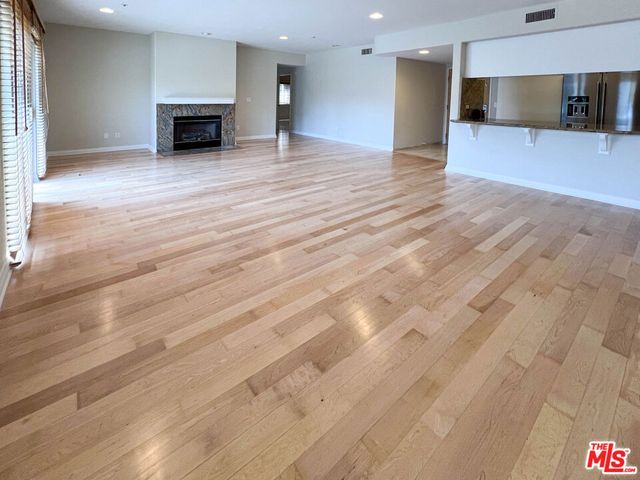 937 12th Street 101, Santa Monica, CA 90403