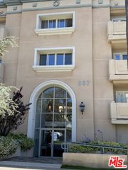 937 12th Street 101, Santa Monica, CA 90403