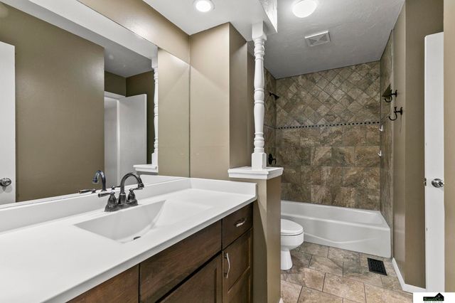 13851 Lancashire Street, Waverly, NE 68462