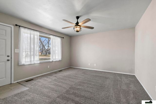 13851 Lancashire Street, Waverly, NE 68462