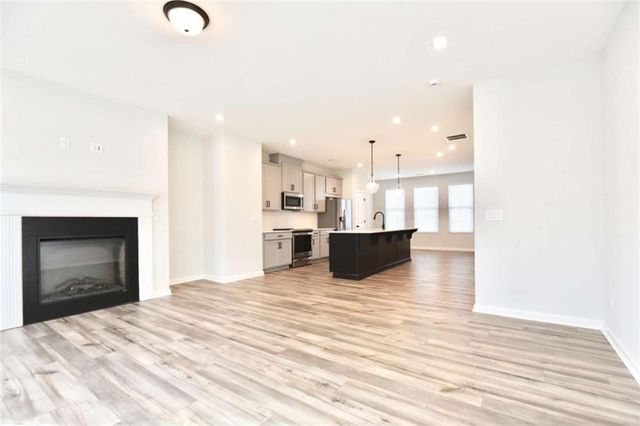 809 Cameron Trail, Acworth, GA 30102