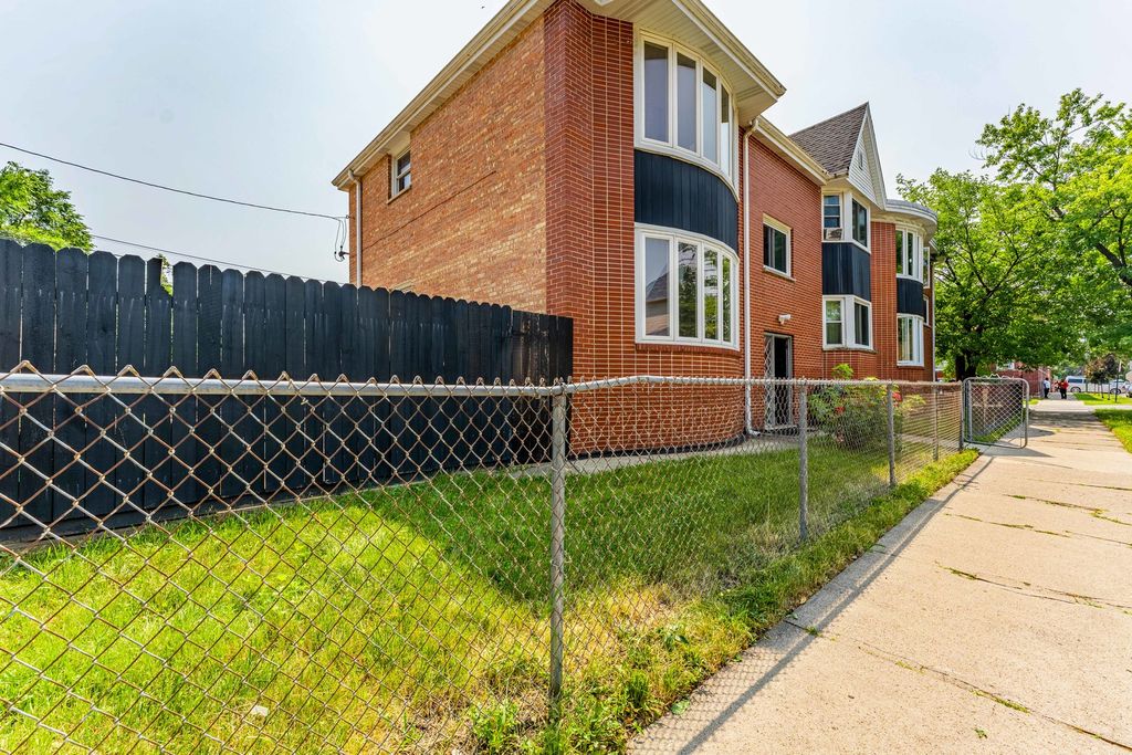 6401 S Albany Avenue, Chicago, IL 60629 — photo 2
