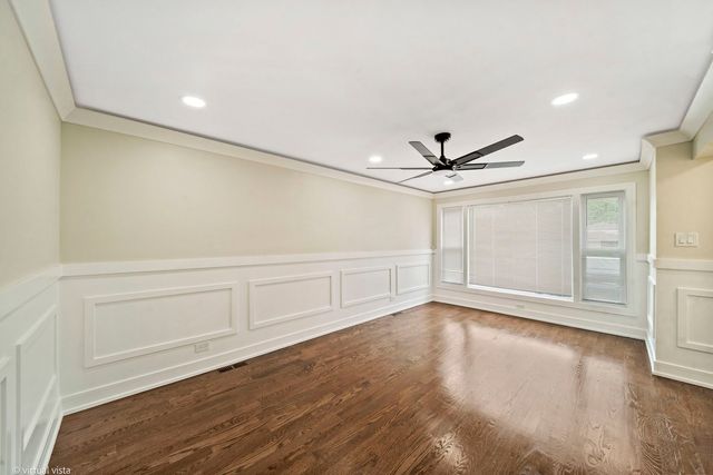8219 S Muskegon Avenue, Chicago, IL 60617