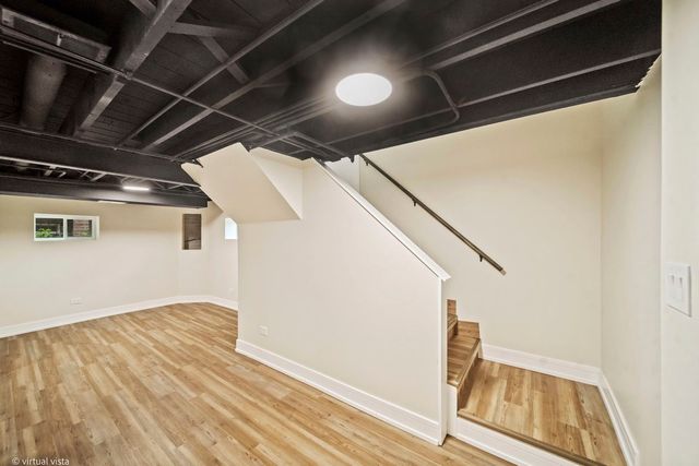 8219 S Muskegon Avenue, Chicago, IL 60617