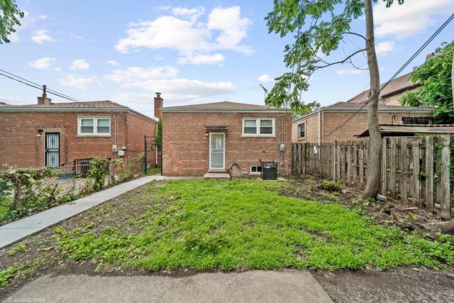8219 S Muskegon Avenue, Chicago, IL 60617