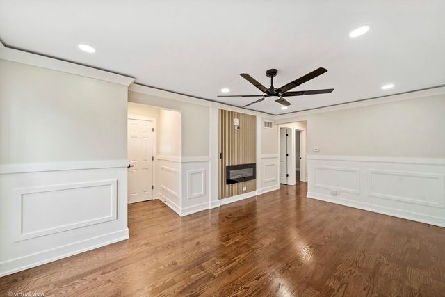8219 S Muskegon Avenue, Chicago, IL 60617