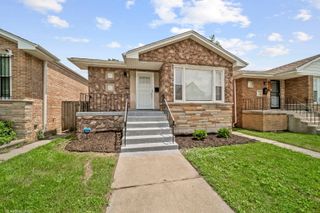 8219 S Muskegon Avenue, Chicago, IL 60617