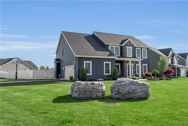 45 Deepwood Place, Lancaster, NY 14086