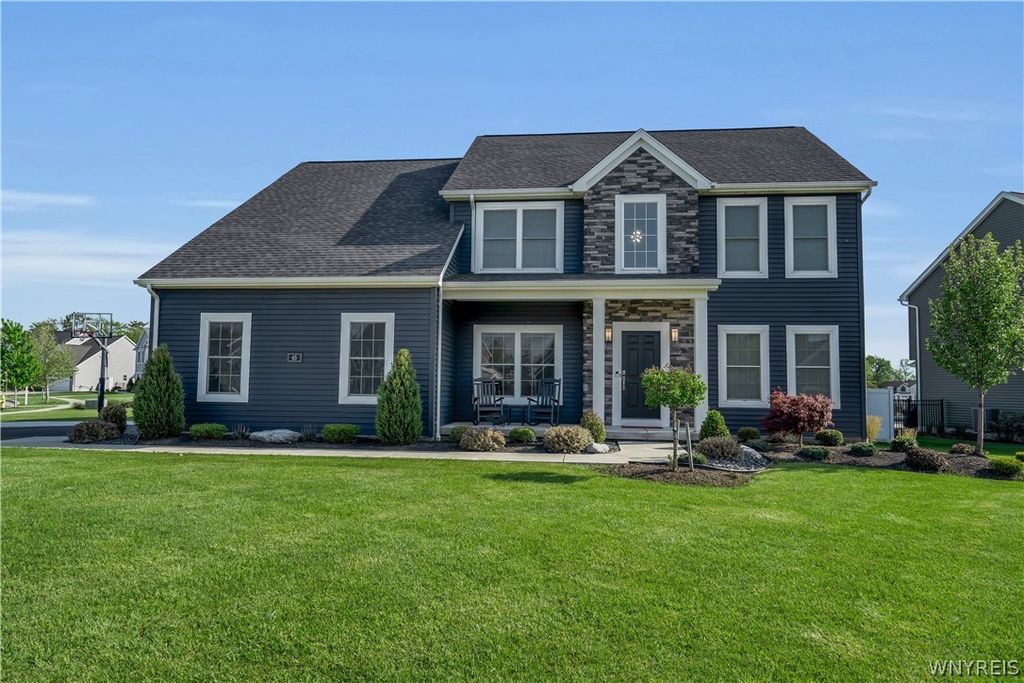 45 Deepwood Place, Lancaster, NY 14086