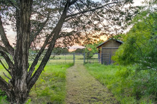 6813 Running Deer Court, Granbury, TX 76049
