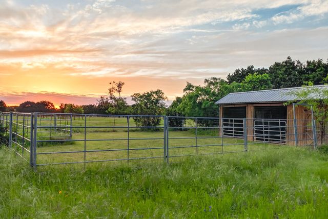 6813 Running Deer Court, Granbury, TX 76049