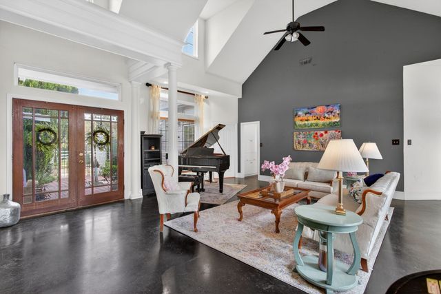 6813 Running Deer Court, Granbury, TX 76049
