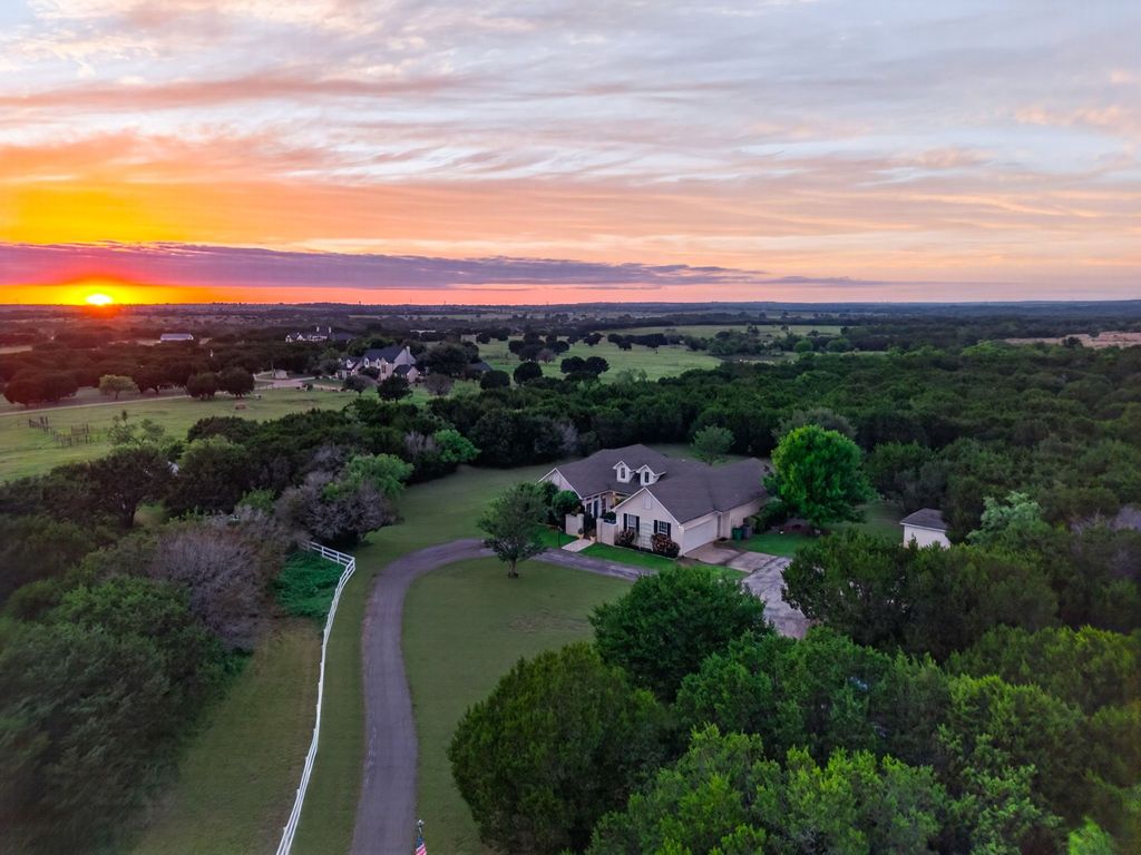 6813 Running Deer Court, Granbury, TX 76049