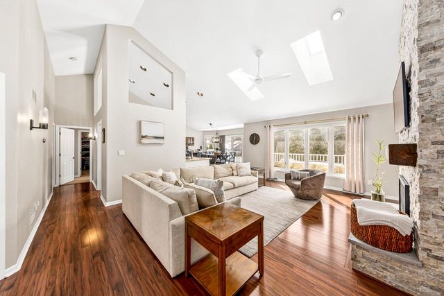 1118 Riverwalk COURT, Pewaukee, WI 53072