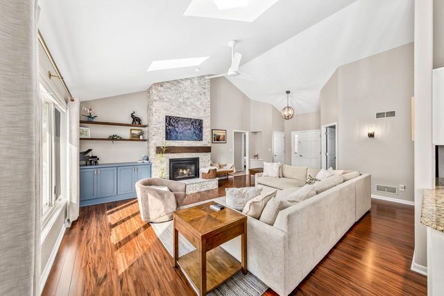 1118 Riverwalk COURT, Pewaukee, WI 53072