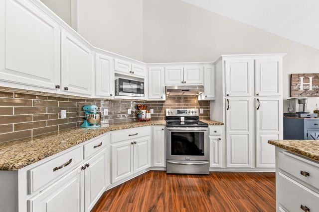 1118 Riverwalk COURT, Pewaukee, WI 53072